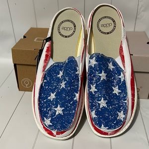 Hey Dude American shoes size 8